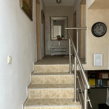 펜션 The Cozy House 큐스텐딜